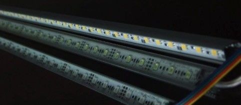 LEDのカーテンのマトリックスの背部をスクロールする防水SMD RGB LEDの滑走路端燈の適用範囲が広い格子