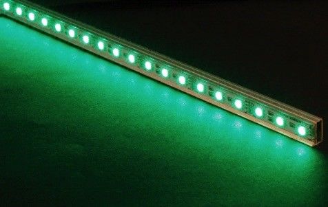 リモート・コントロールSMD 3014 LEDのストリップ、キャビネットのための調光可能な堅いRGB LEDのロール